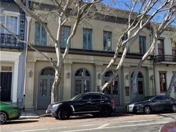 829 BARONNE Street, New Orleans, LA 70113