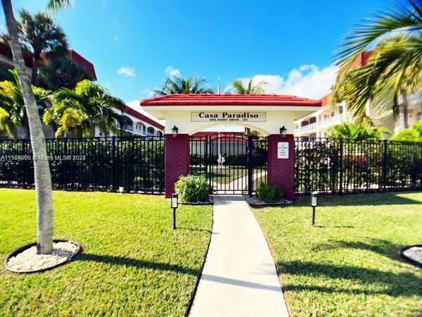 580 Egret Dr, Unit 302, Hallandale Beach, FL 33009