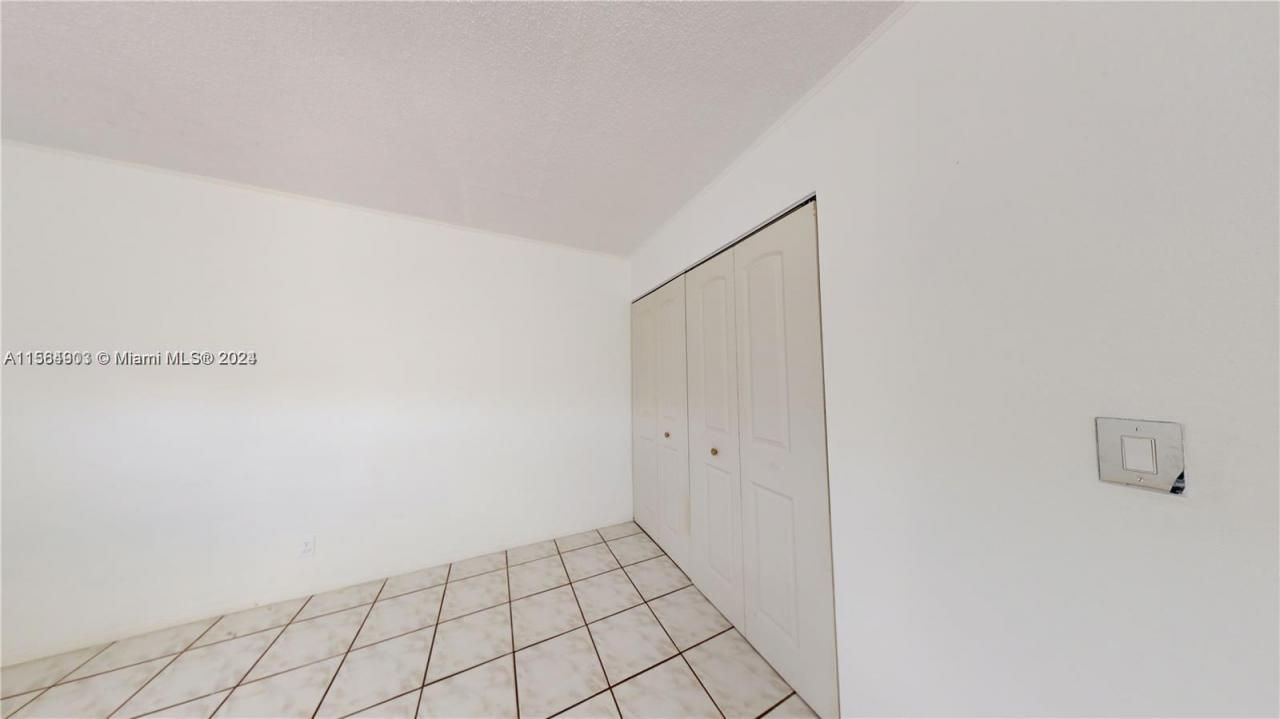 580 Egret Dr, Unit 302, Hallandale Beach, FL 33009 Photo