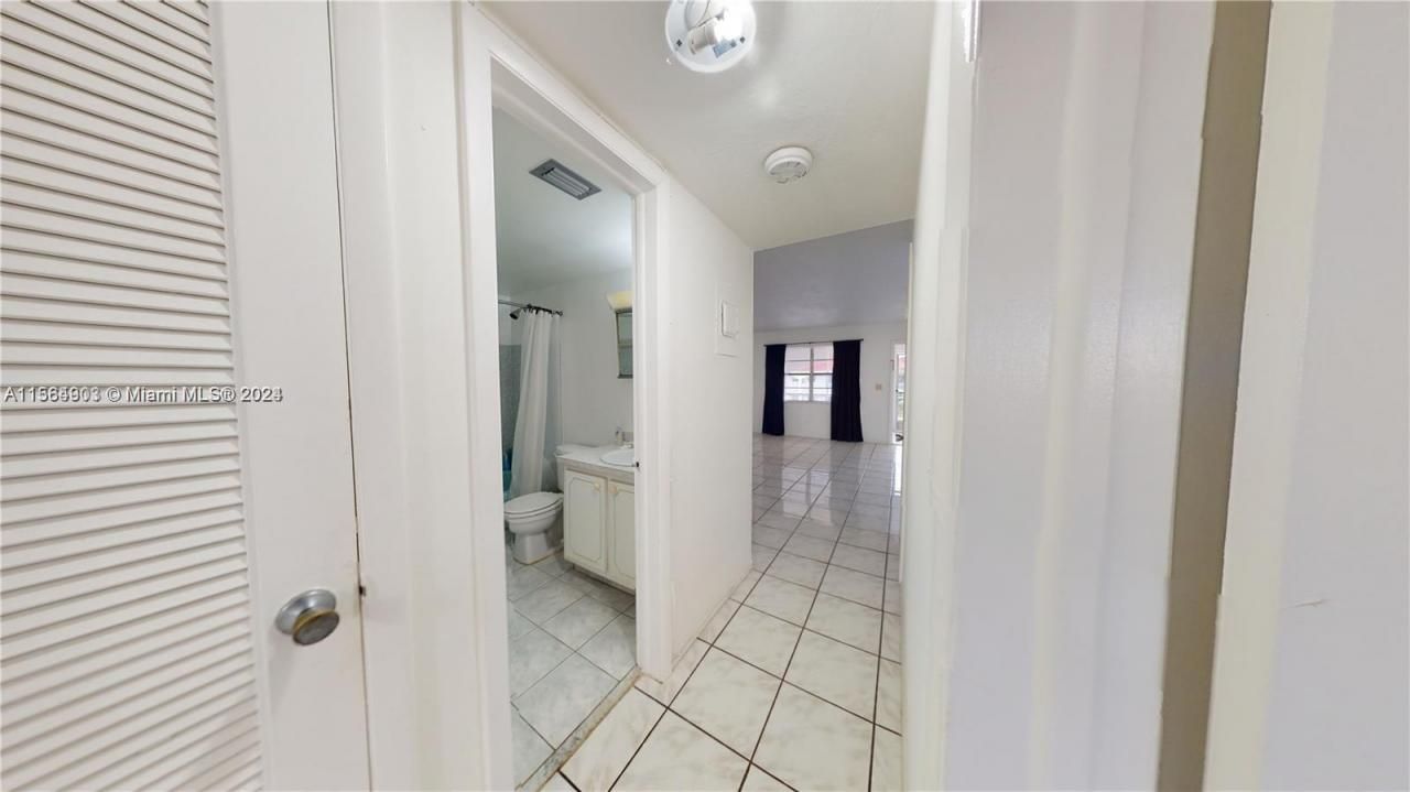 580 Egret Dr, Unit 302, Hallandale Beach, FL 33009 Photo