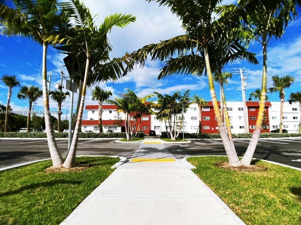 580 Egret Dr, Unit 302, Hallandale Beach, FL 33009 Photo