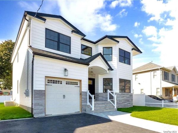 101 Northridge Avenue, Merrick, NY 11566