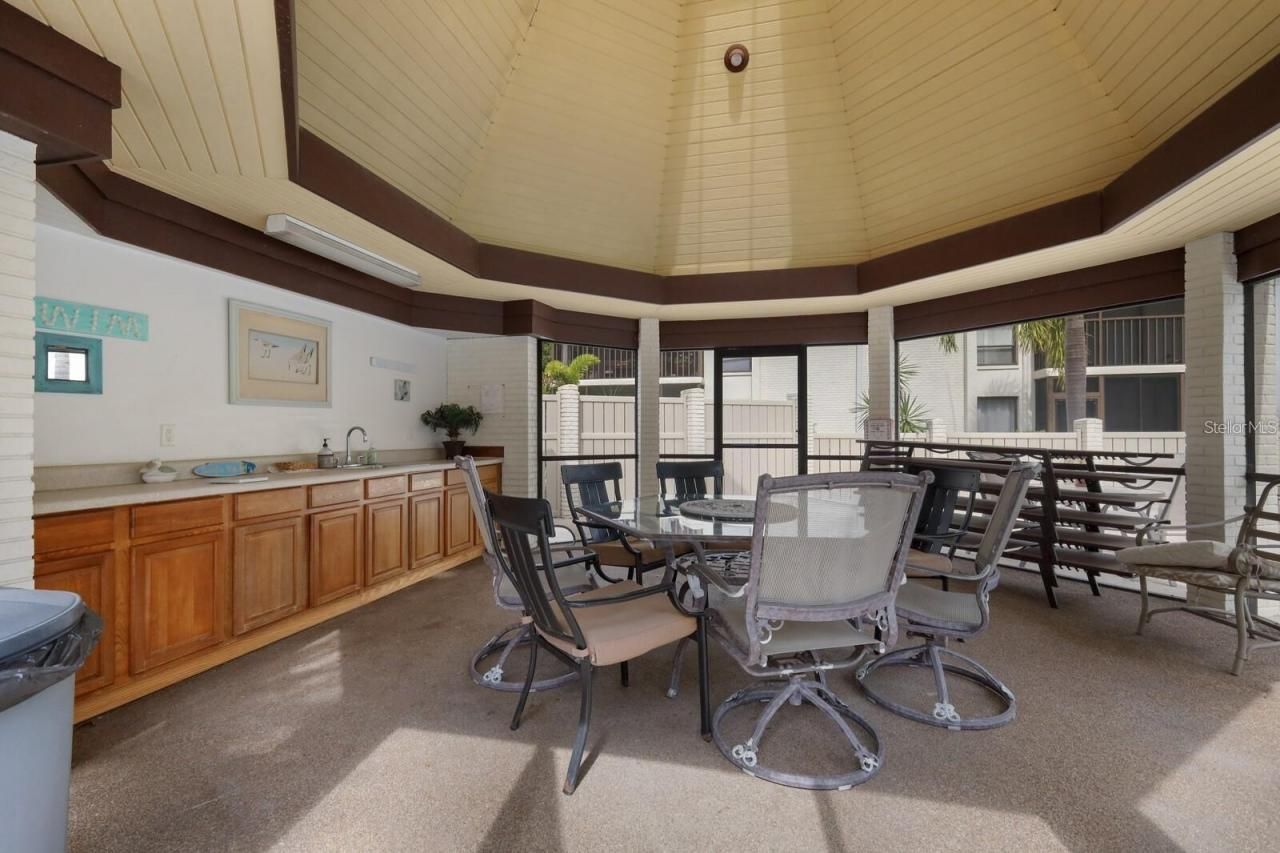 7205 Curtiss Avenue, Unit 2F, Sarasota, FL 34231 Photo