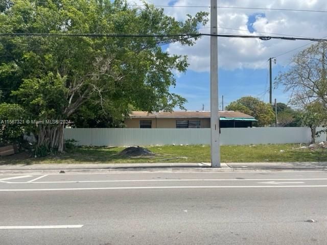 2155 NW 152nd St, Miami Gardens, FL 33054 Photo