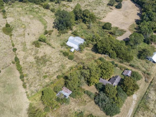 2762 Critz Ln, Thompsons Station, TN 37179