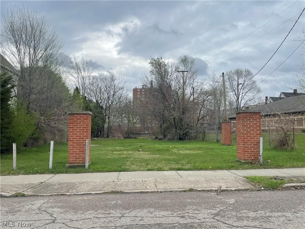 E 93rd Street, Cleveland, OH 44106 Main Photo