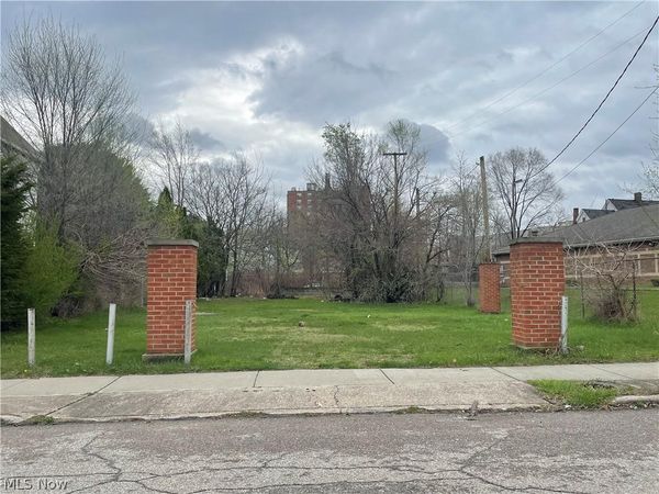 E 93rd Street, Cleveland, OH 44106