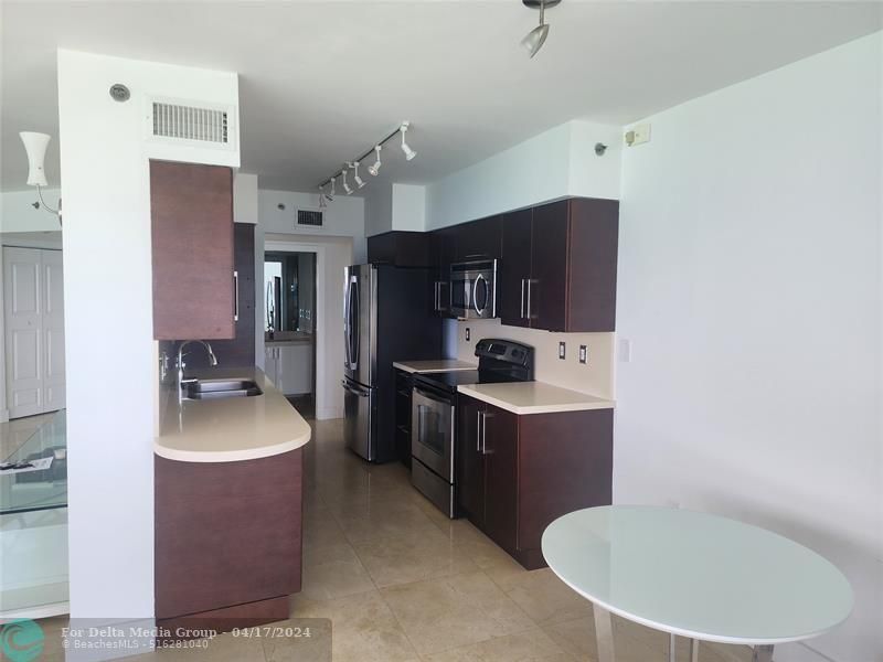 7330 Ocean Terrace, Unit 22-B, Miami Beach, FL 33141 Photo