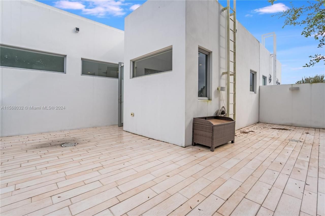 1412 SE 2nd St, Fort Lauderdale, FL 33301 Photo