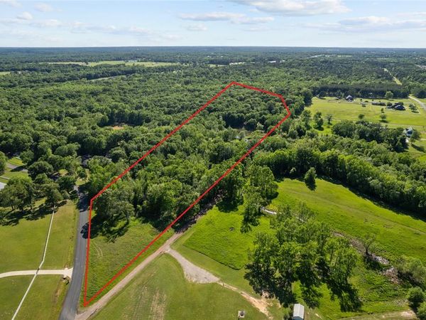 23710 Champion Drive, Lindale, TX 75771