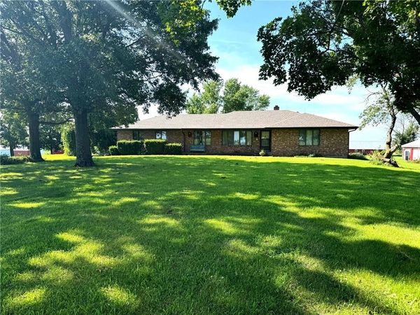24984 P Highway, Gallatin, MO 64640