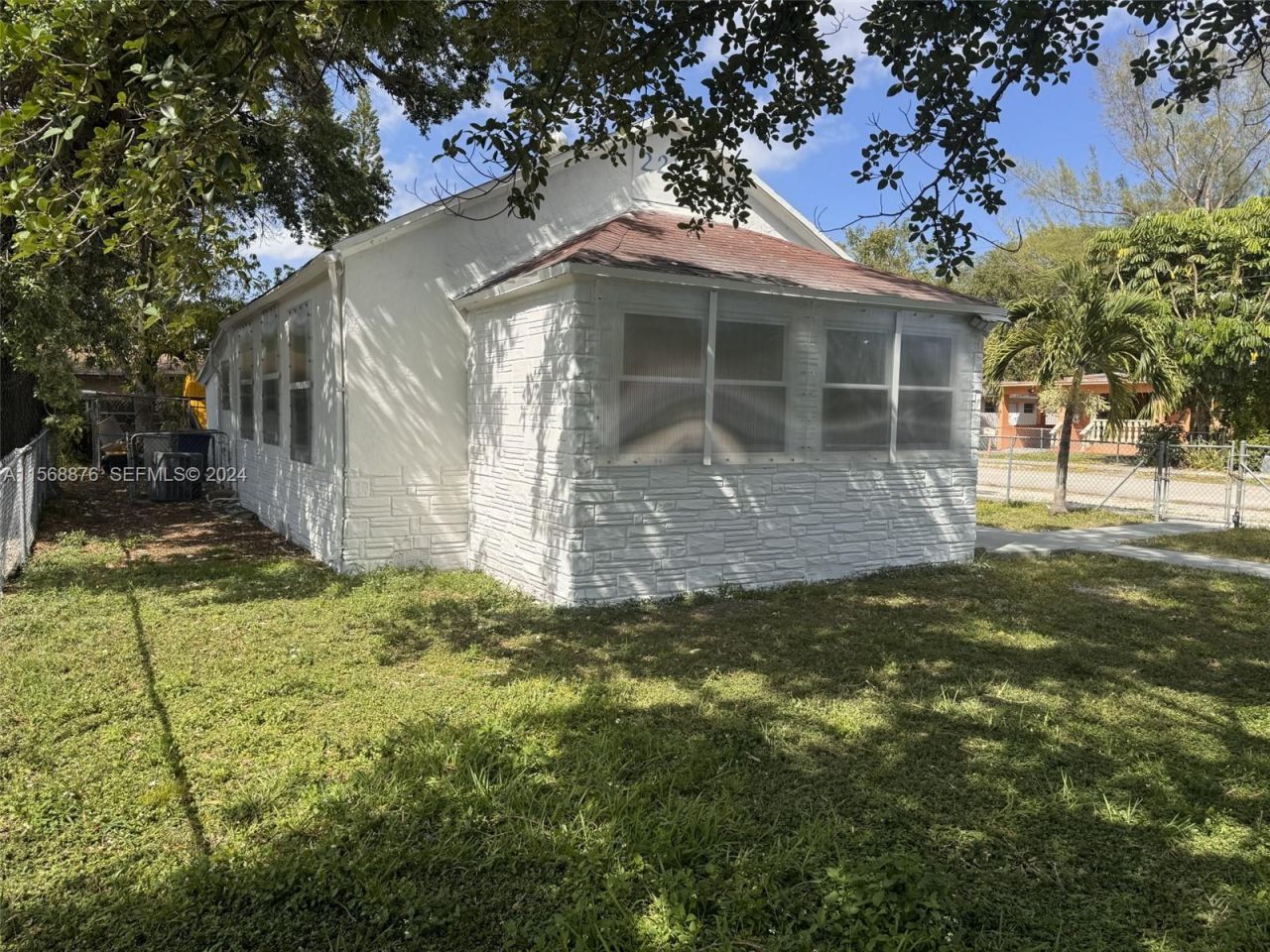 2255 NW 63rd St, Miami, FL 33147 Photo