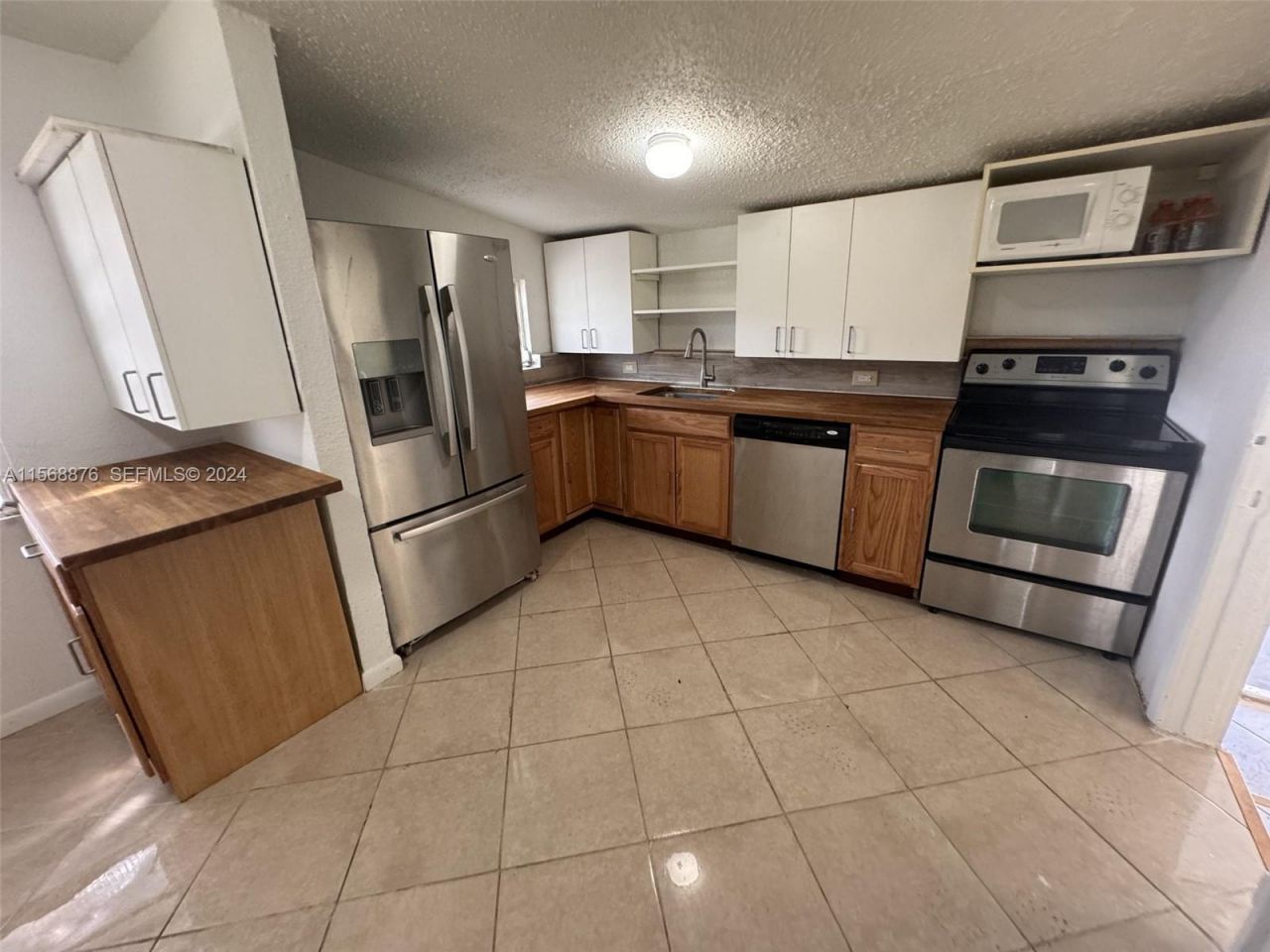 2255 NW 63rd St, Miami, FL 33147 Photo