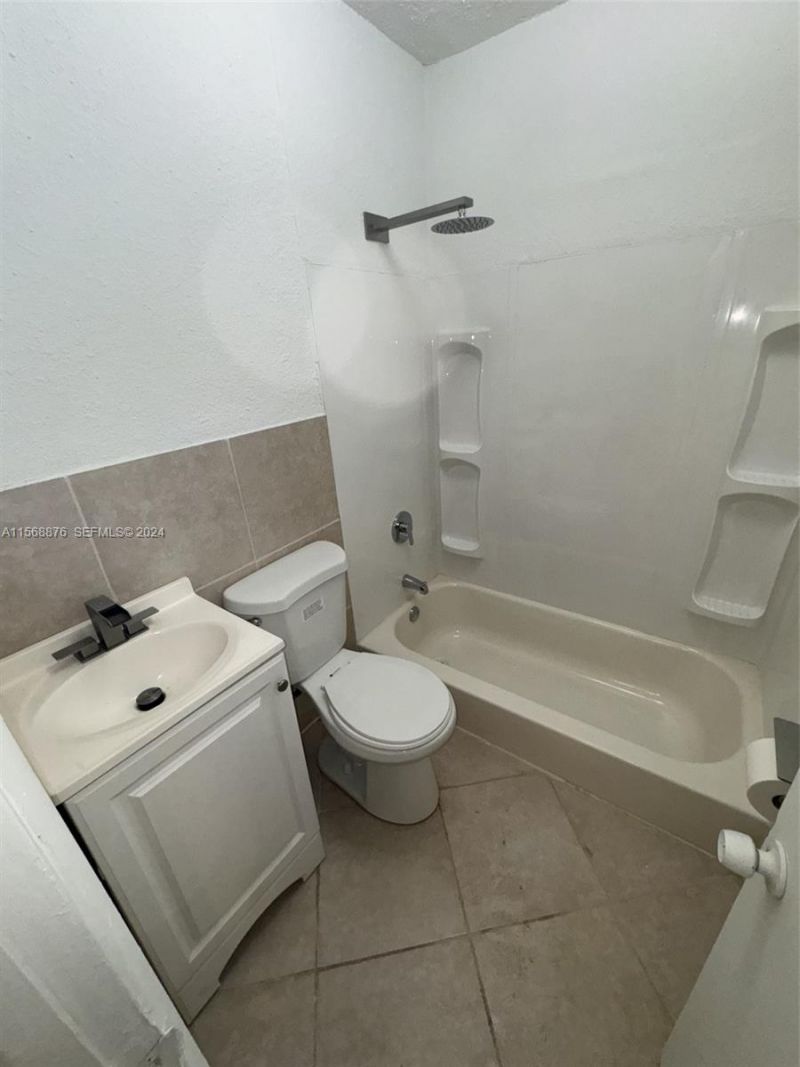 2255 NW 63rd St, Miami, FL 33147 Photo