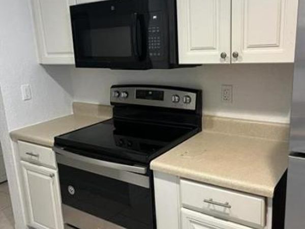 2952 NW 55th Avenue, Unit 2A, Lauderhill, FL 33313
