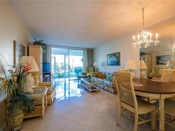 6700 Royal Palm Blvd, Unit 103D, Margate, FL 33063