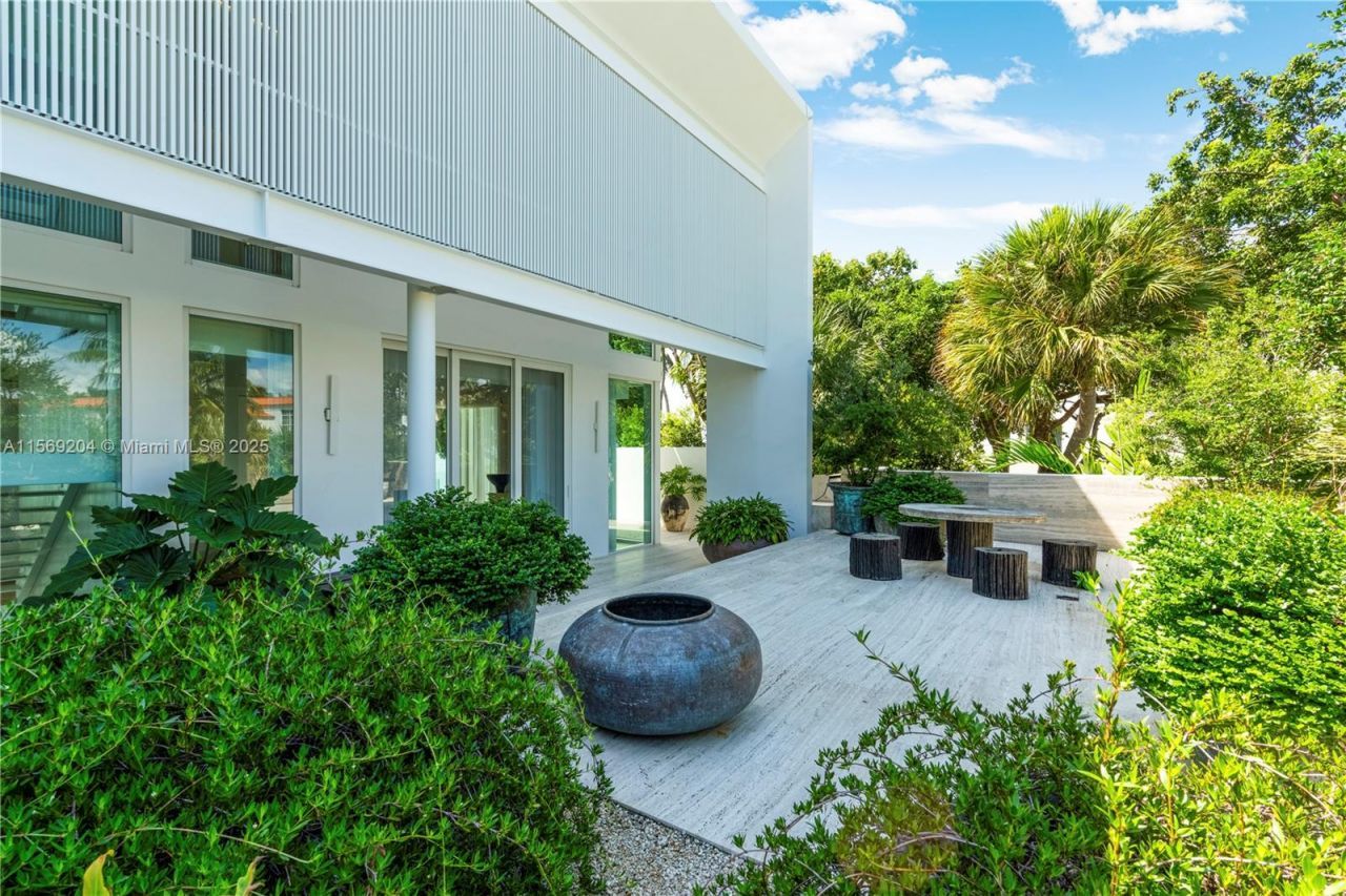 440 S Mashta Dr, Key Biscayne, FL 33149 Photo