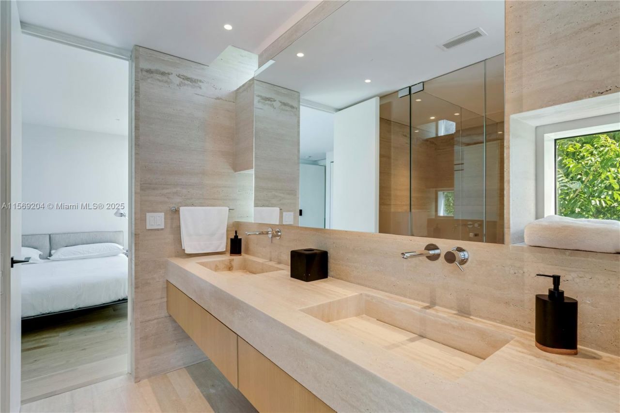 440 S Mashta Dr, Key Biscayne, FL 33149 Photo