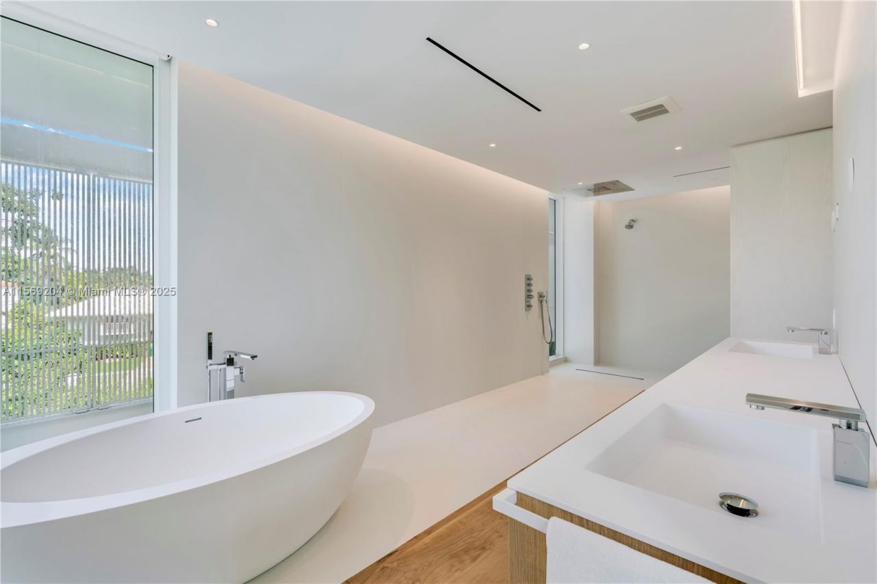 440 S Mashta Dr, Key Biscayne, FL 33149 Photo