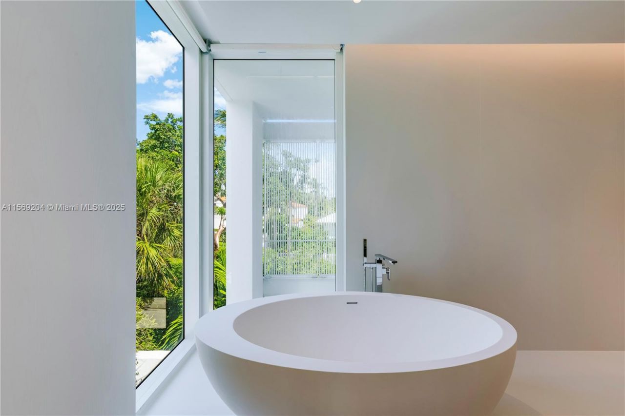 440 S Mashta Dr, Key Biscayne, FL 33149 Photo