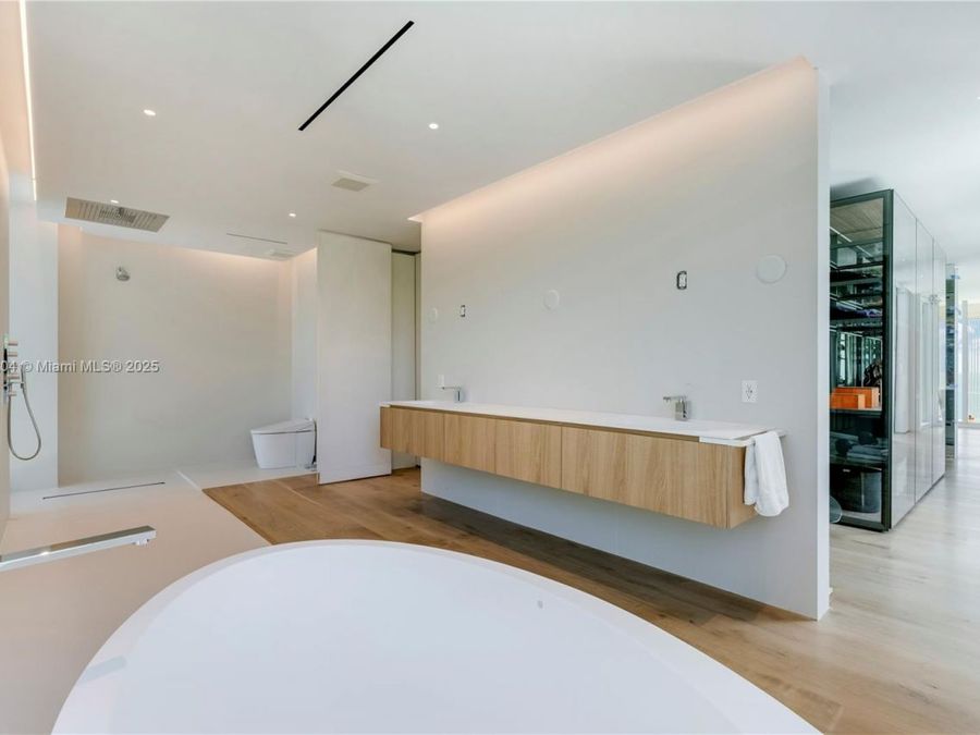 Property Image 93