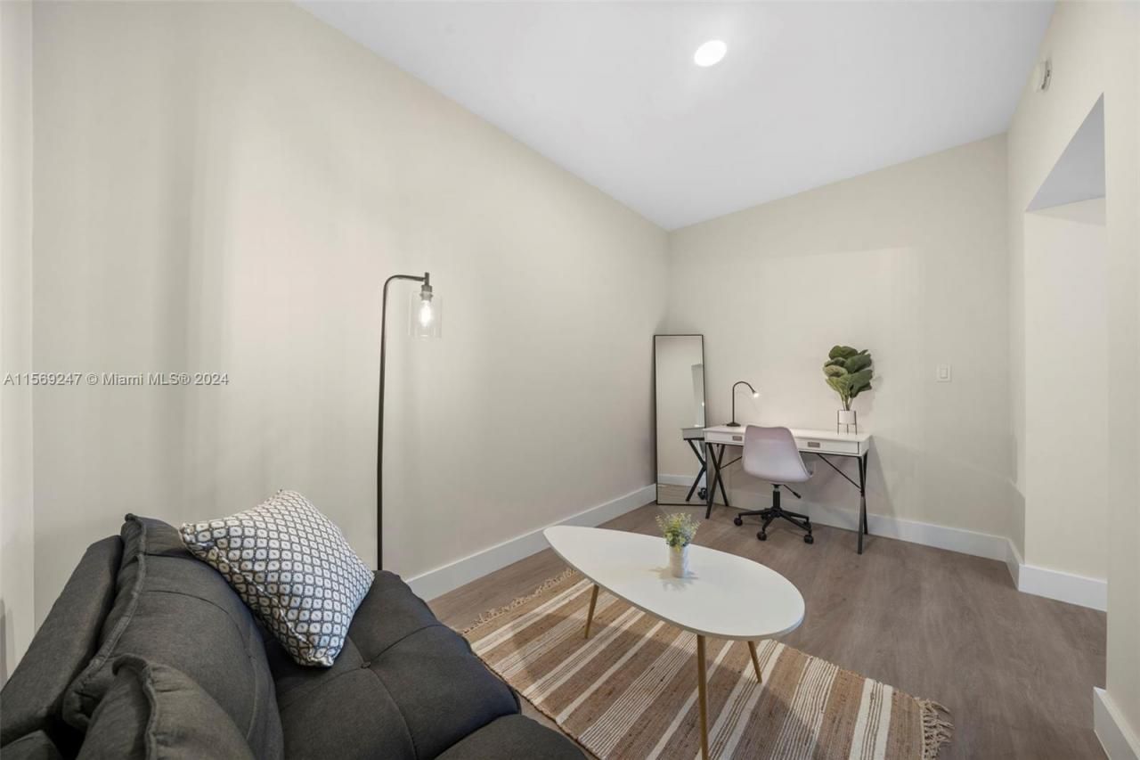 1938 Jackson St, Unit 306, Hollywood, FL 33020 Photo