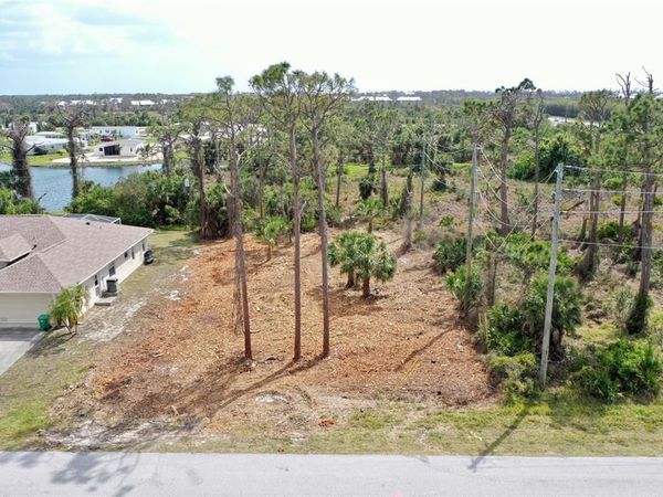 8905 BANTRY BAY, ENGLEWOOD, FL 34224