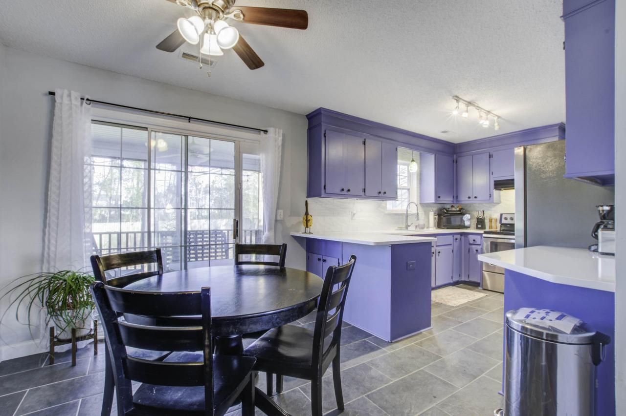 187 Iron Road Photo 12