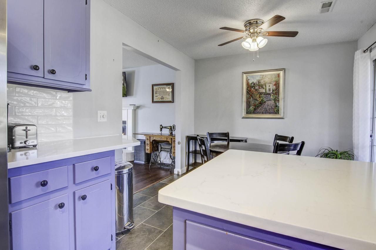 187 Iron Road Photo 9