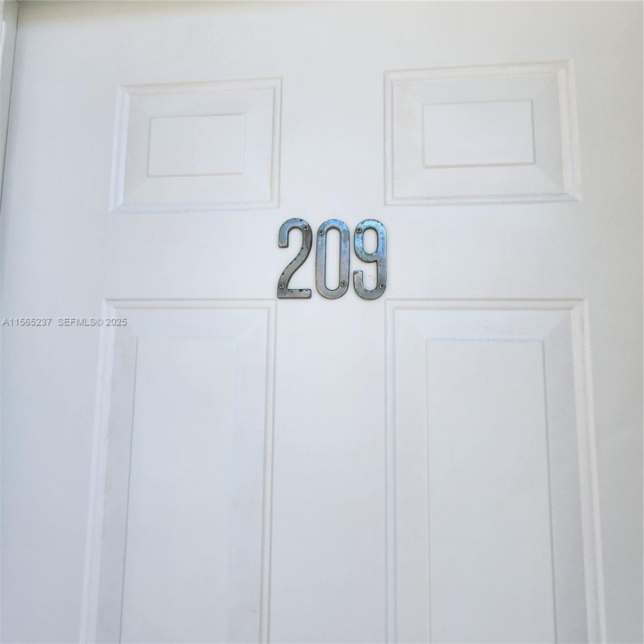 1185 Marseille Dr, Unit 209, Miami Beach, FL 33141 Photo