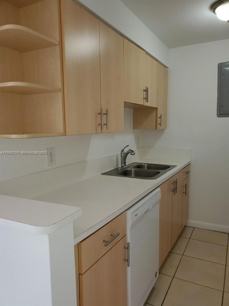 1185 Marseille Dr, Unit 209, Miami Beach, FL 33141 Photo