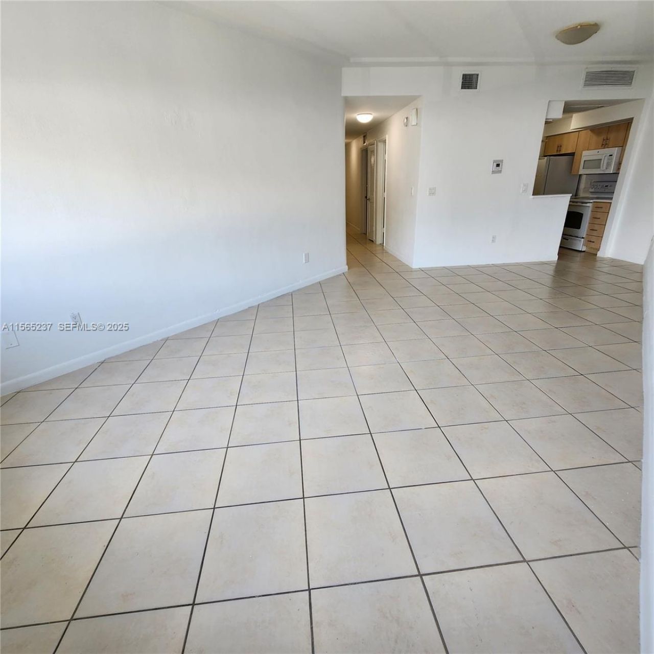 1185 Marseille Dr, Unit 209, Miami Beach, FL 33141 Photo