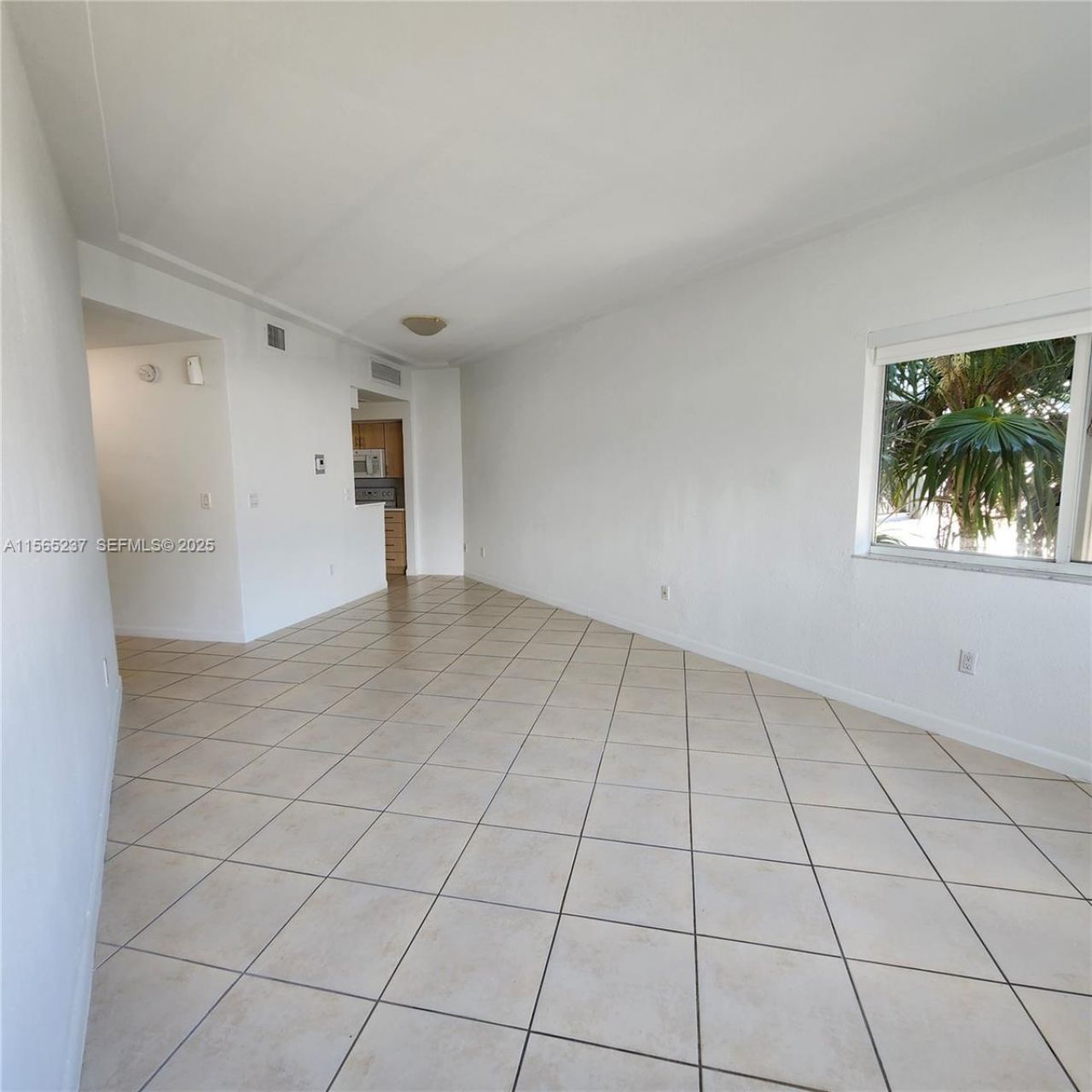 1185 Marseille Dr, Unit 209, Miami Beach, FL 33141 Photo