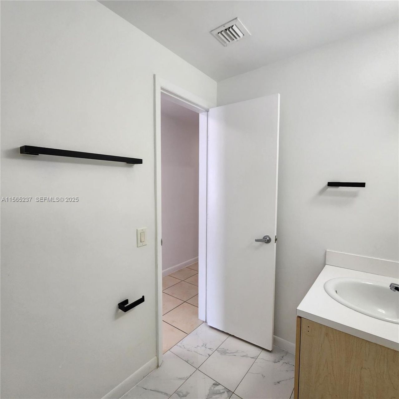 1185 Marseille Dr, Unit 209, Miami Beach, FL 33141 Photo