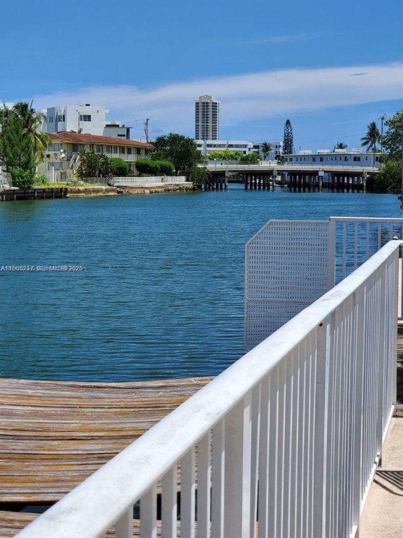 1185 Marseille Dr, Unit 209, Miami Beach, FL 33141 Photo