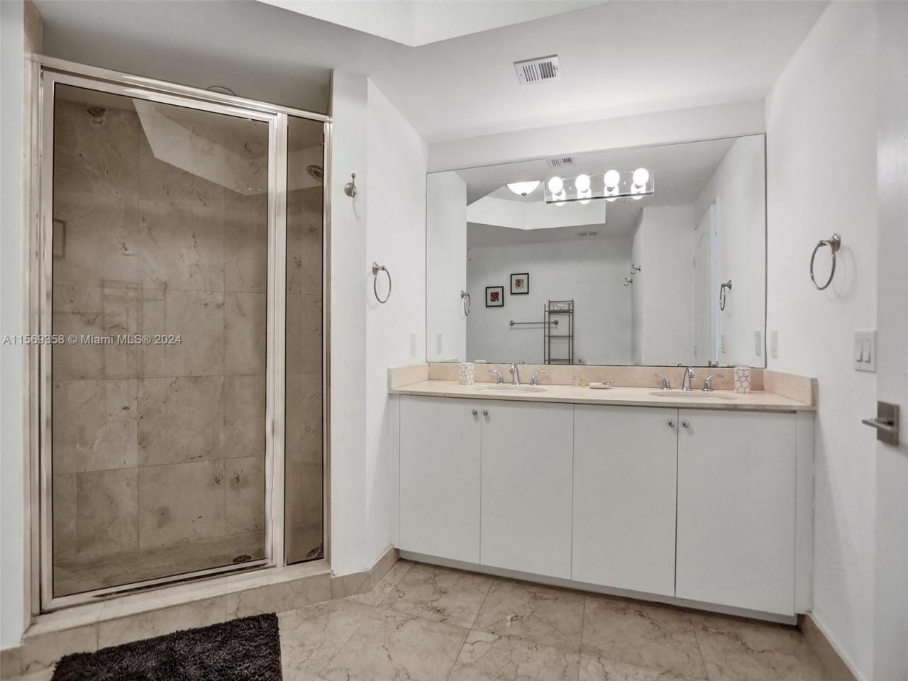 17555 Atlantic Blvd, Unit 1101, Sunny Isles Beach, FL 33160 Photo