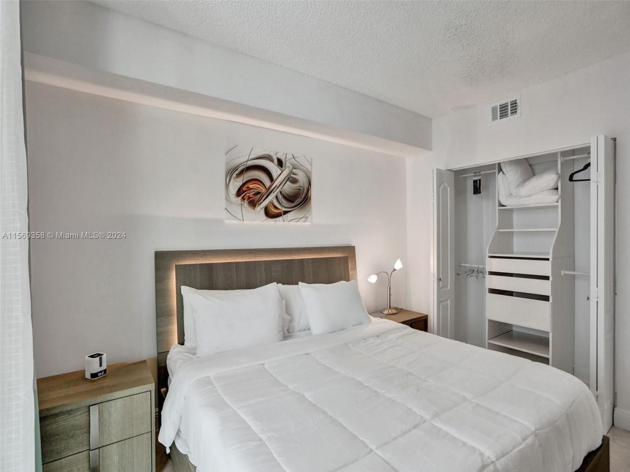 17555 Atlantic Blvd, Unit 1101, Sunny Isles Beach, FL 33160 Photo