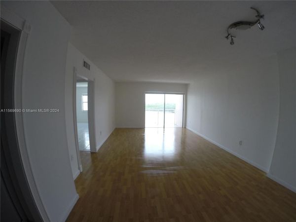 400 Kings Point Dr, Unit 905, Sunny Isles Beach, FL 33160