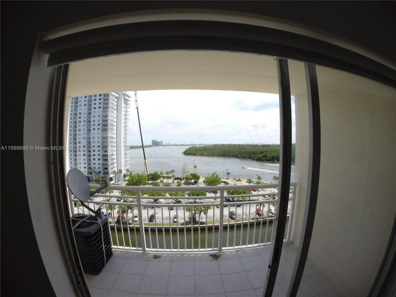 400 Kings Point Dr, Unit 905, Sunny Isles Beach, FL 33160 Photo