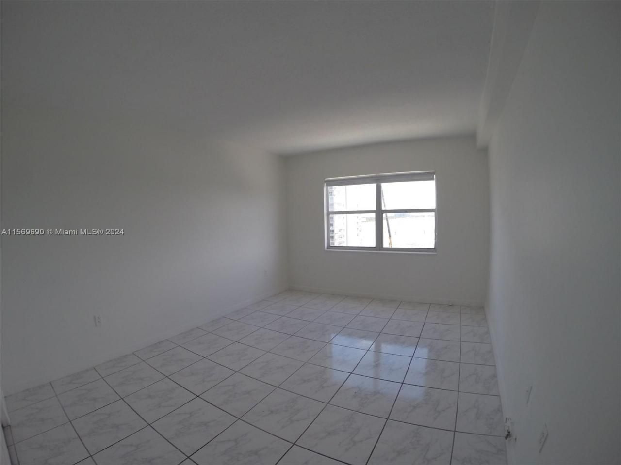 400 Kings Point Dr, Unit 905, Sunny Isles Beach, FL 33160 Photo