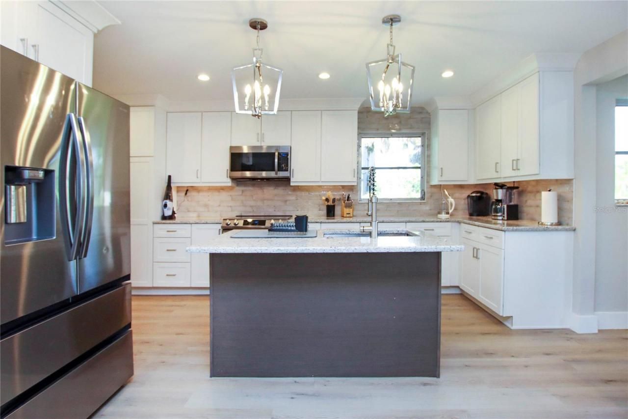 1057 Blue Heron Drive, Sanibel, FL 33957 Photo