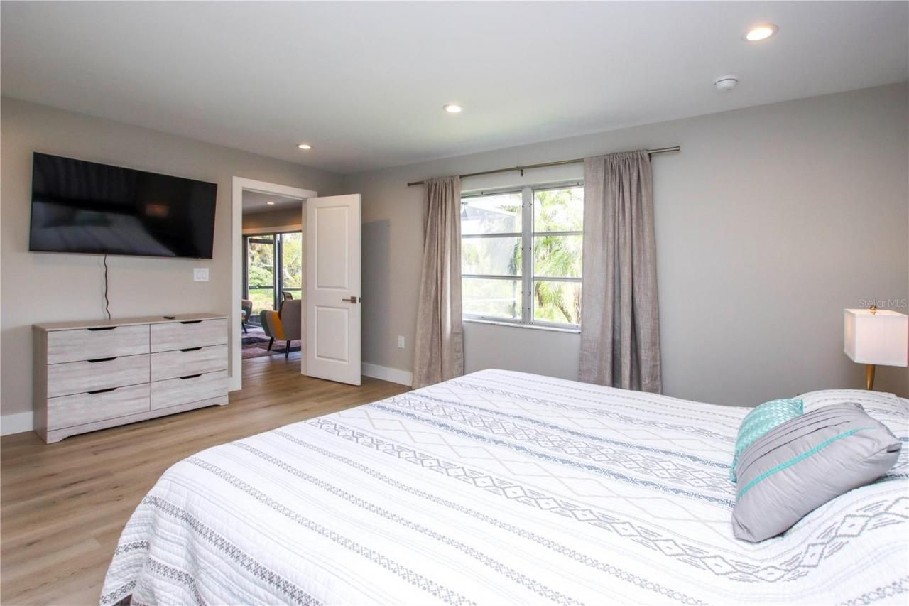 1057 Blue Heron Drive, Sanibel, FL 33957 Photo