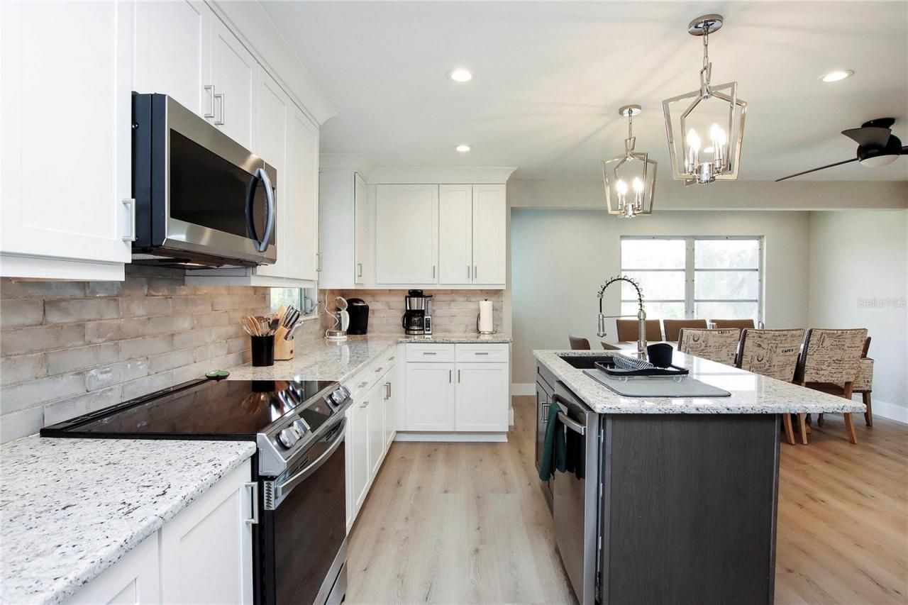 1057 Blue Heron Drive, Sanibel, FL 33957 Photo