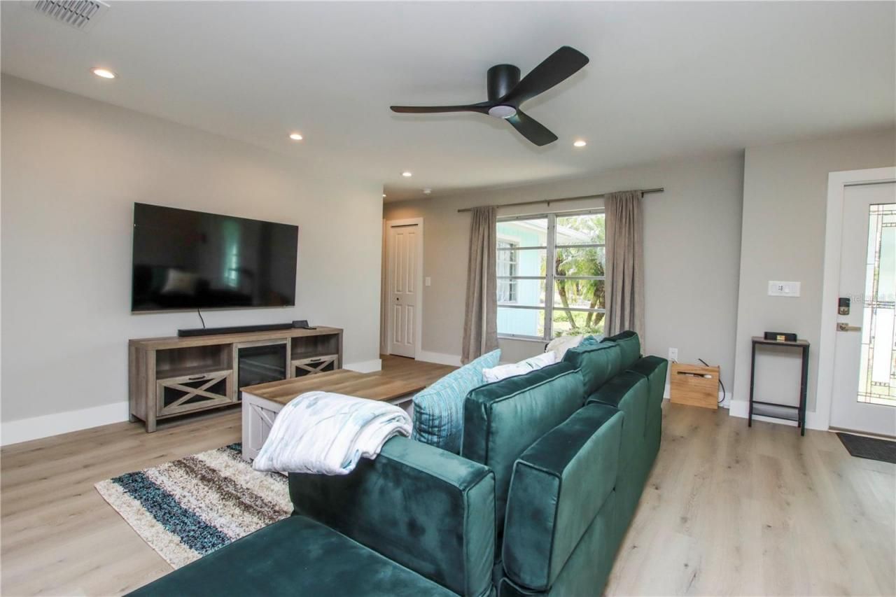 1057 Blue Heron Drive, Sanibel, FL 33957 Photo