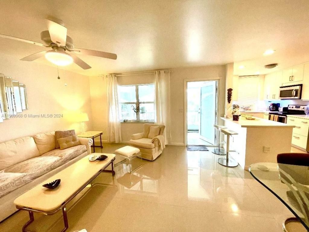 580 Egret Dr, Unit 308, Hallandale Beach, FL 33009 Photo