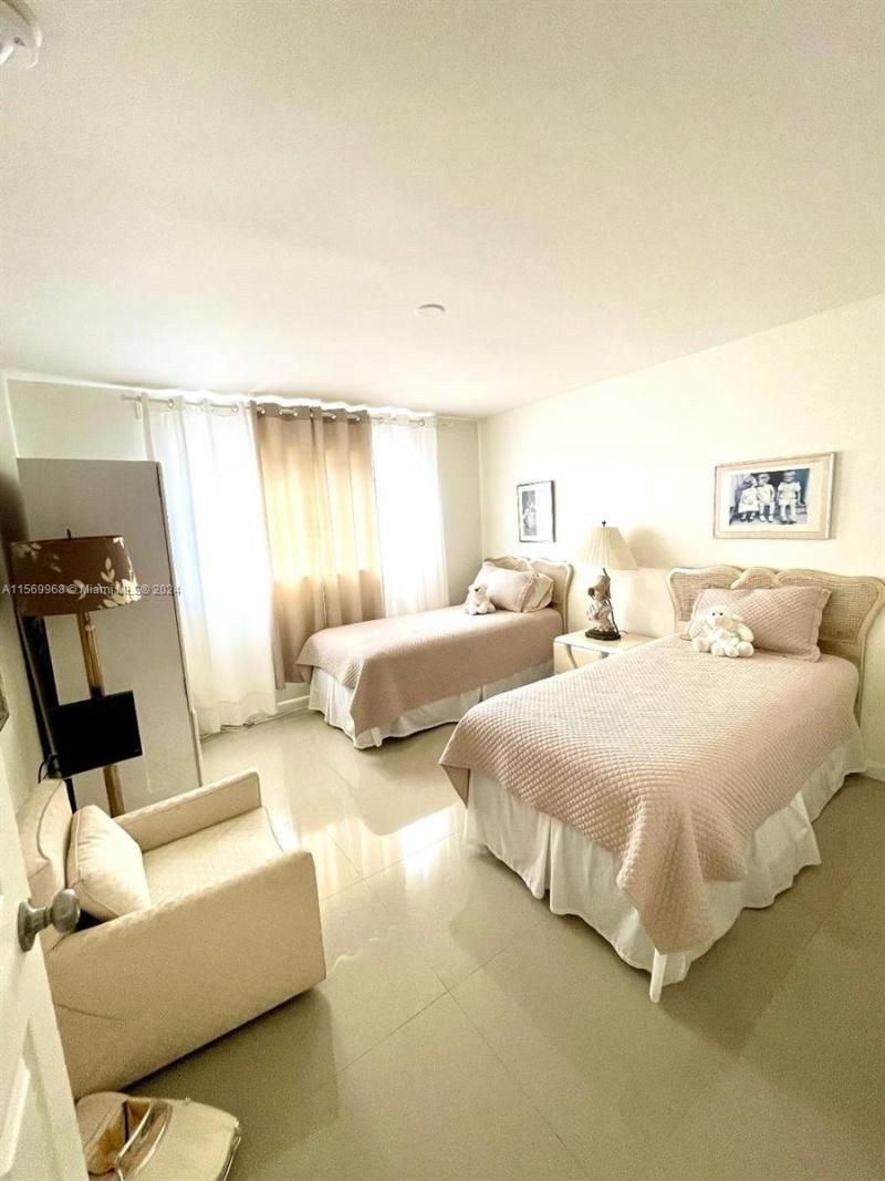 580 Egret Dr, Unit 308, Hallandale Beach, FL 33009 Photo
