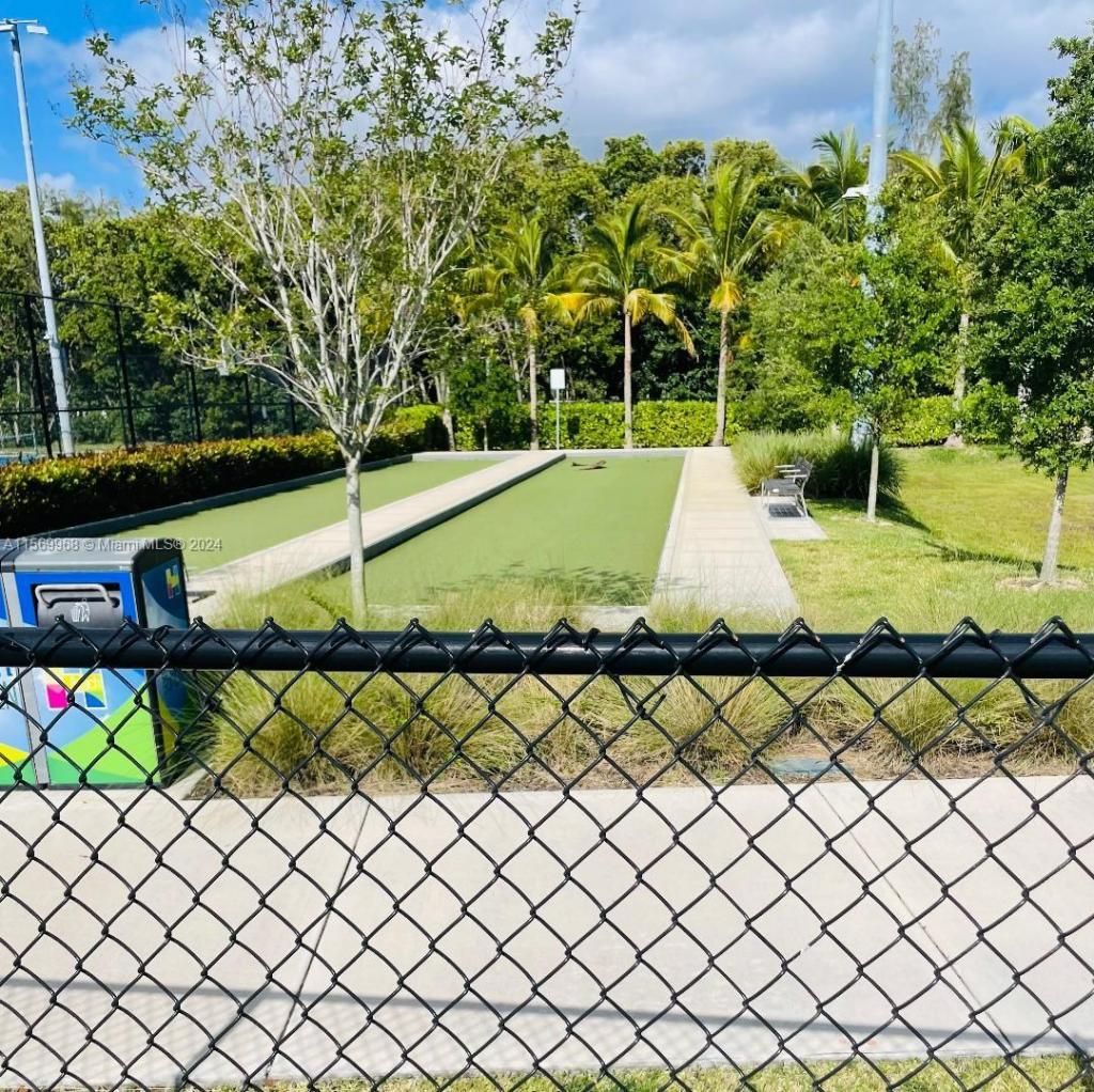 580 Egret Dr, Unit 308, Hallandale Beach, FL 33009 Photo