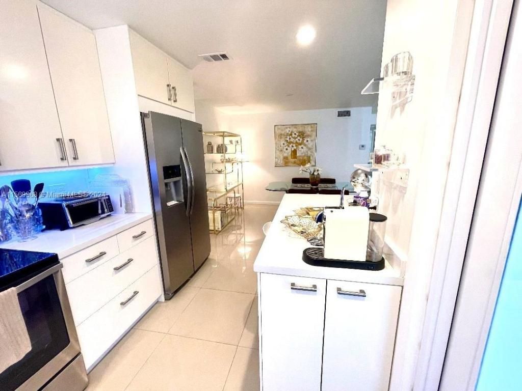 580 Egret Dr, Unit 308, Hallandale Beach, FL 33009 Photo