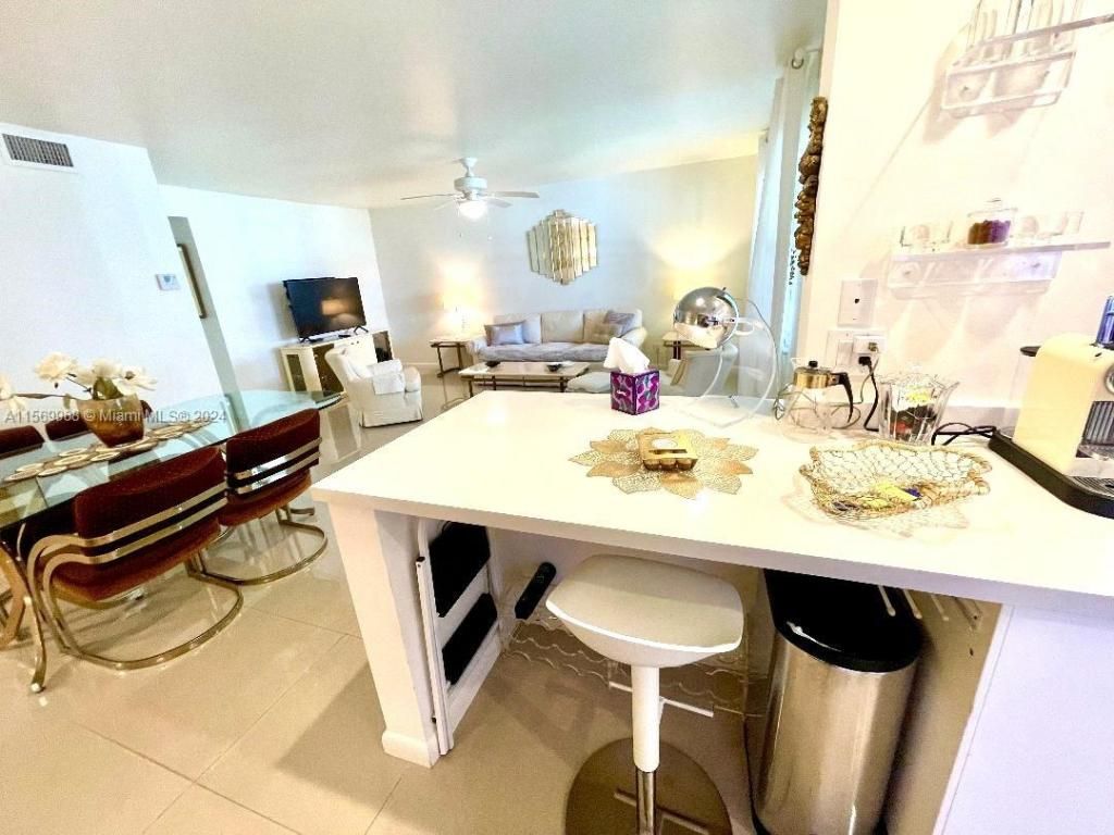 580 Egret Dr, Unit 308, Hallandale Beach, FL 33009 Photo