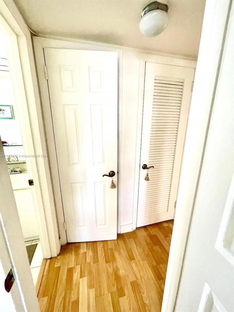 465 Paradise Isle Blvd, Unit 101, Hallandale Beach, FL 33009 Photo